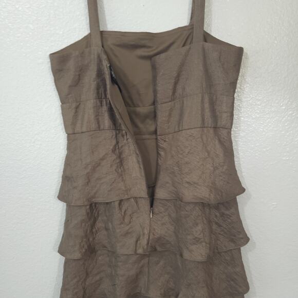 R&M Collection Dress Womens Size 10P Taupe Bronze Tiered Empire Waist Short - Picture 7 of 13
